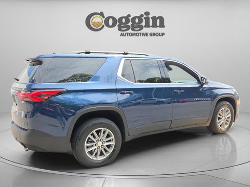 Used 2023 Chevrolet Traverse LT FWD image 5