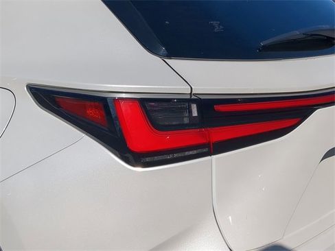 Used 2024 Lexus NX 250 FWD w/ Premium Package image 10