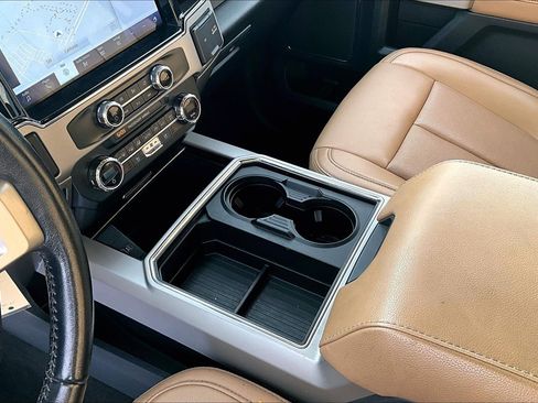 Certified 2022 Ford F250 Lariat w/ Chrome Package image 18