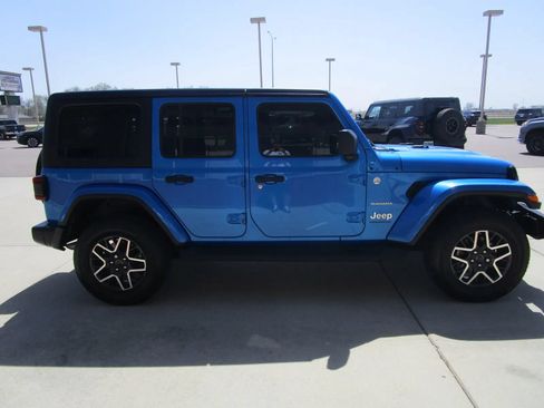 Used 2024 Jeep Wrangler Unlimited Sahara AWD/4WD image 6