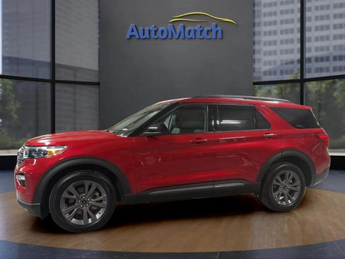 Used 2024 Ford Explorer XLT w/ Equipment Group 202A AWD/4WD image 6