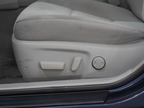 Used 2015 Toyota Camry LE FWD image 21