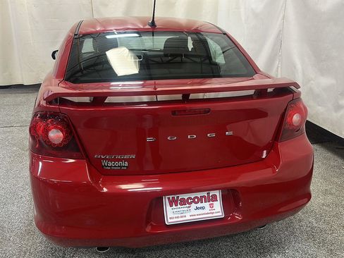 Used 2011 Dodge Avenger Heat FWD image 4