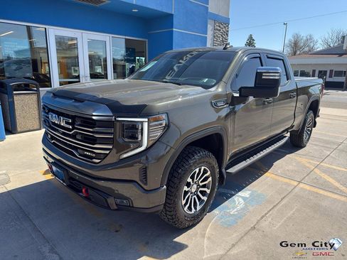Used 2023 GMC Sierra 1500 AT4 w/ AT4 Premium Package AWD/4WD image 2