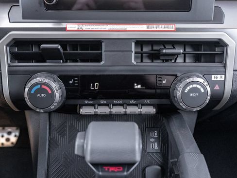 Certified 2025 Toyota Tacoma TRD Sport AWD/4WD image 28
