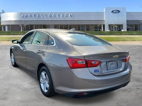 Used 2024 Chevrolet Malibu LT image 3