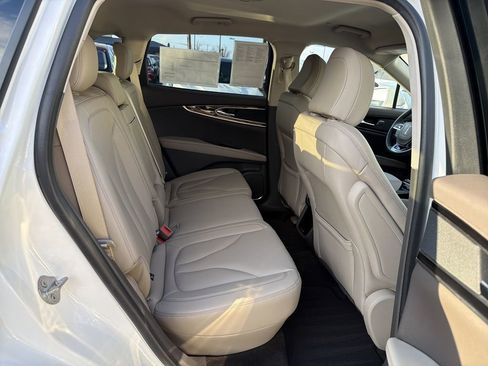 Certified 2023 Lincoln Nautilus AWD w/ Premium Package image 17