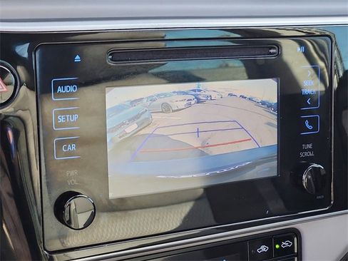 Used 2018 Toyota Corolla LE image 17