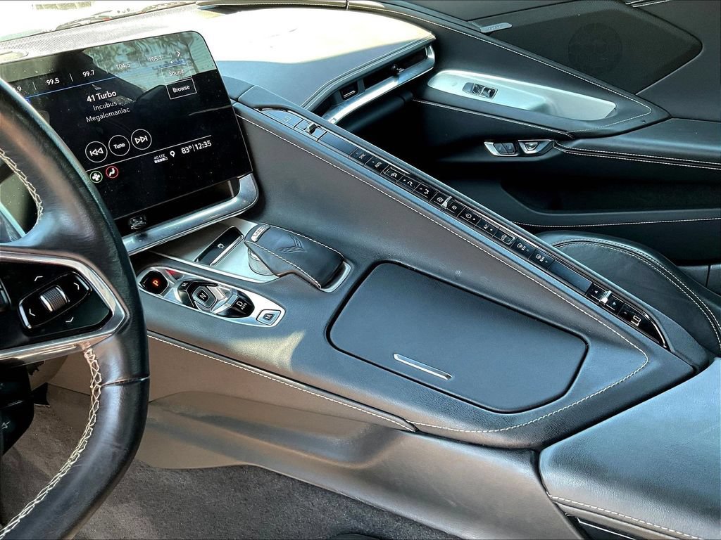 Used 2020 Chevrolet Corvette Stingray Coupe w/ Z51 Performance Package RWD image 20