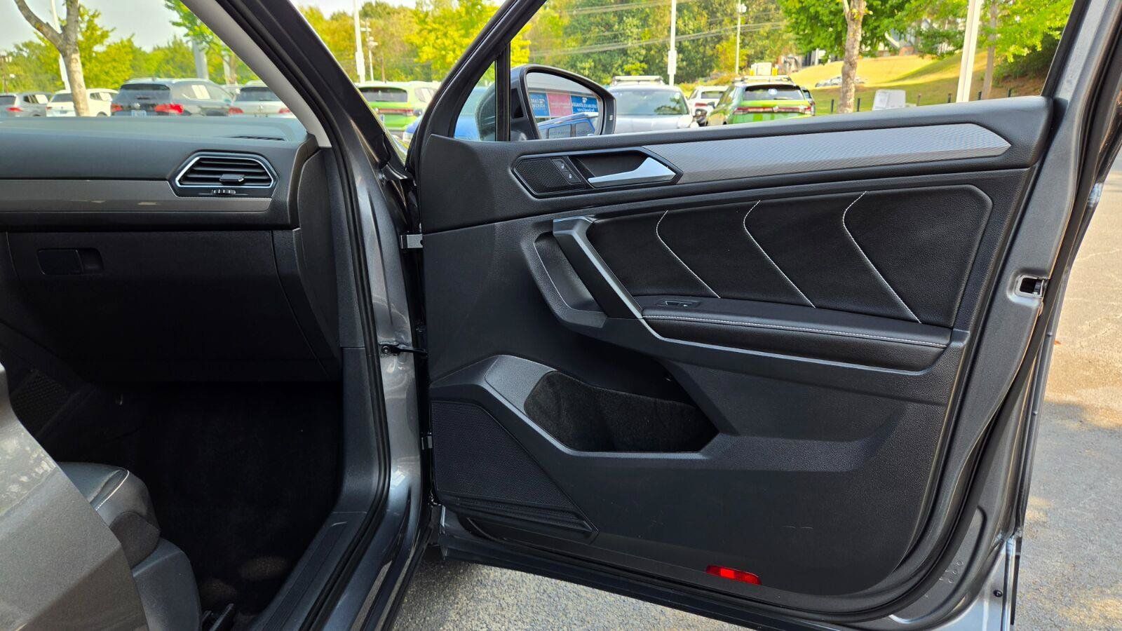 Certified 2023 Volkswagen Tiguan SE AWD/4WD image 46