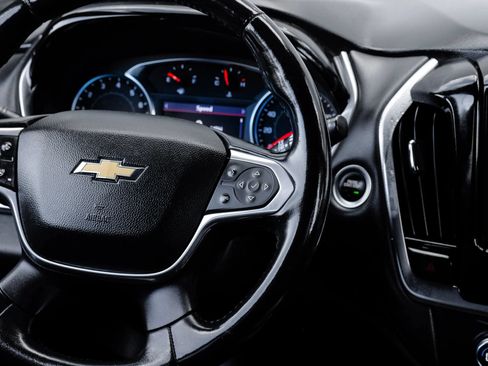 Used 2022 Chevrolet Traverse LT FWD image 24