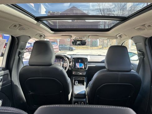 Used 2023 Volvo XC40 B5 Plus w/ Climate Package image 25