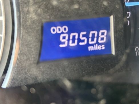 Used 2012 Toyota Camry L image 11