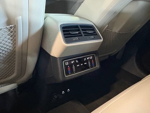Used 2024 Audi Q8 e-tron Premium AWD/4WD image 18