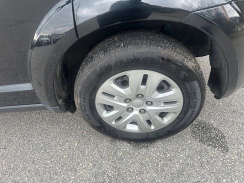 Used 2020 Dodge Journey SE w/ SE Popular Equipment Group image 9