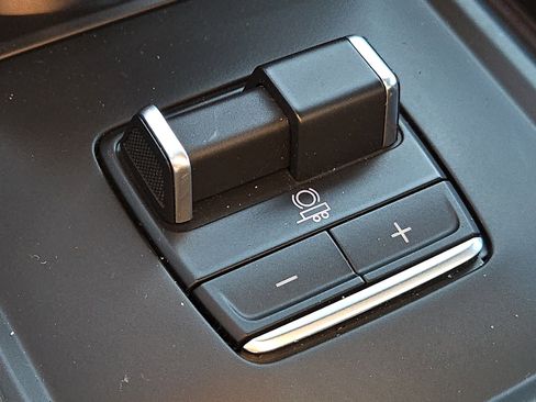 Used 2024 GMC Sierra 1500 AT4 w/ Technology Package image 17