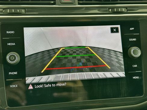 Used 2022 Volkswagen Tiguan SE R-Line FWD image 21