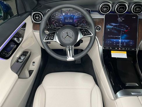 New 2025 Mercedes-Benz GLC 300 4MATIC image 35