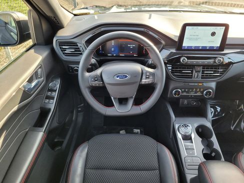 Used 2025 Ford Escape ST-Line w/ Equipment Group 301A image 15