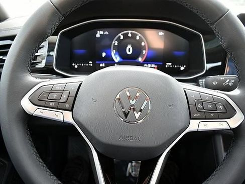 New 2026 Volkswagen Jetta SE FWD image 9