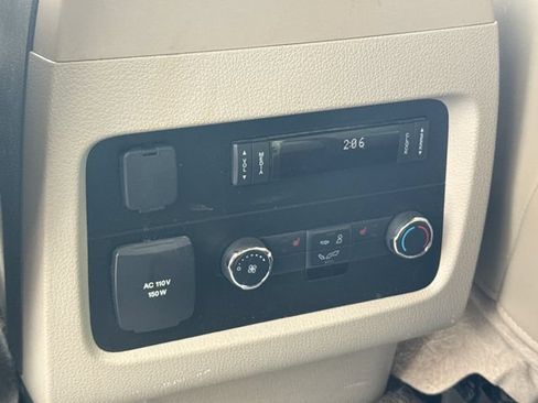 Used 2015 Lincoln Navigator 4WD image 40