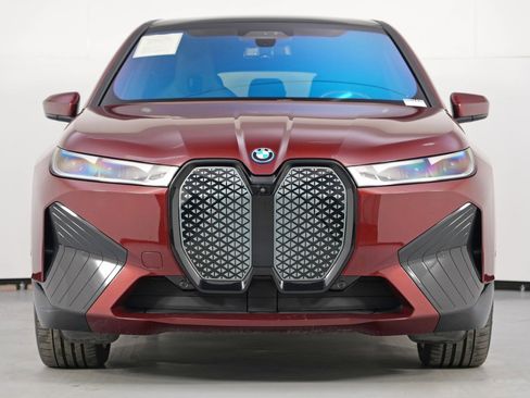 Used 2022 BMW iX xDrive50 w/ Premium Package image 7