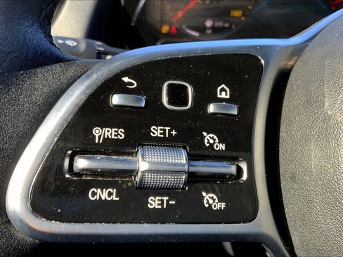 Used 2023 Mercedes-Benz GLB 250 4MATIC image 20