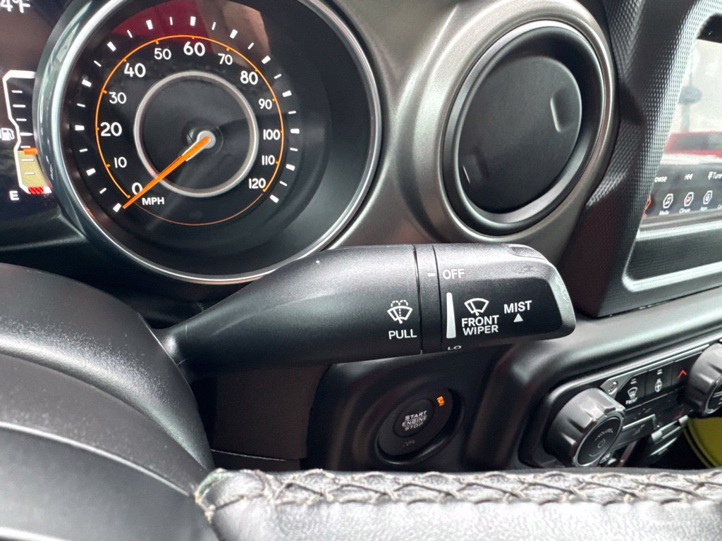 Used 2023 Jeep Gladiator Sport AWD/4WD image 13