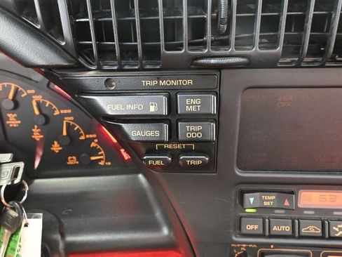 Used 1992 Chevrolet Corvette Coupe RWD image 27
