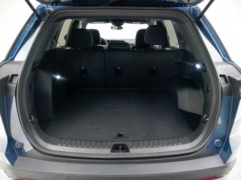 Used 2026 Chevrolet Equinox LT AWD/4WD image 13