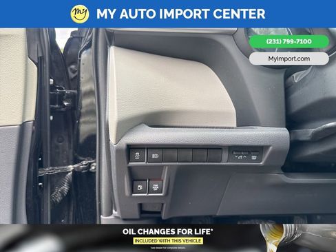 Used 2023 Toyota Sienna XLE AWD/4WD image 14