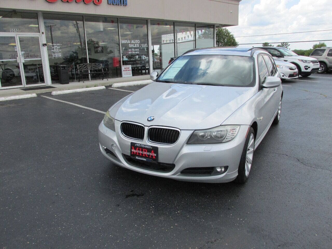 Used 2011 BMW 328i xDrive Wagon AWD/4WD image 2