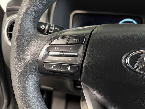 Used 2023 Hyundai Kona SE FWD image 25