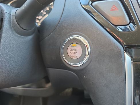 Used 2019 Nissan Pathfinder SV FWD image 21