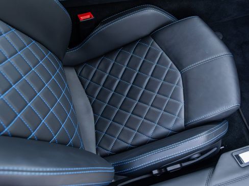 Used 2018 Lamborghini Aventador S image 40