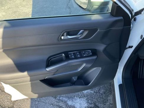 Used 2024 Nissan Pathfinder SL image 26