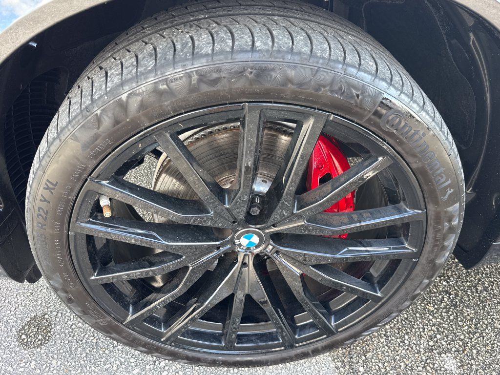 Used 2022 BMW X5 sDrive40i w/ M Sport Package RWD image 13