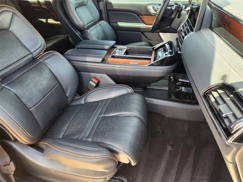 New 2024 Lincoln Navigator Black Label image 13