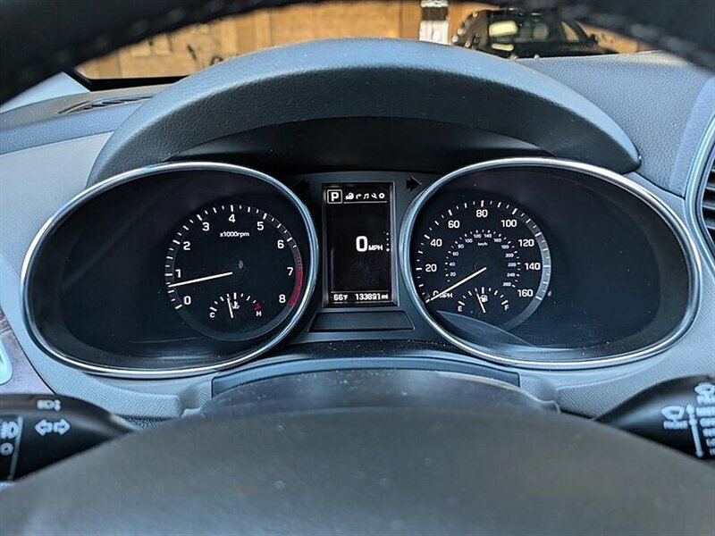 Used 2017 Hyundai Santa Fe FWD image 20