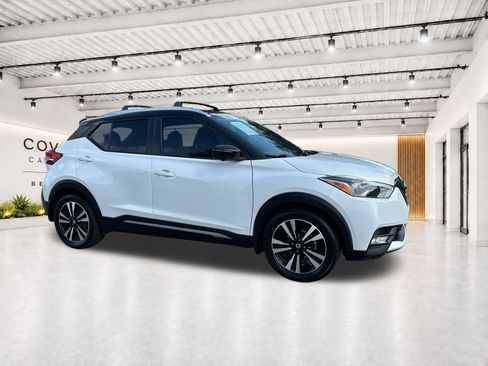 Used 2019 Nissan Kicks SR w/ Exterior Package FWD image 13