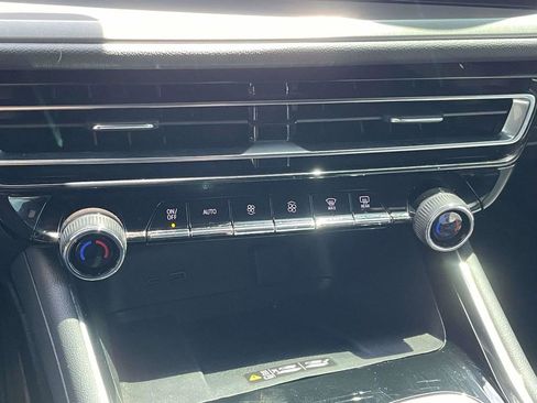 Used 2024 Chevrolet Traverse LT w/ Trailering Package FWD image 20