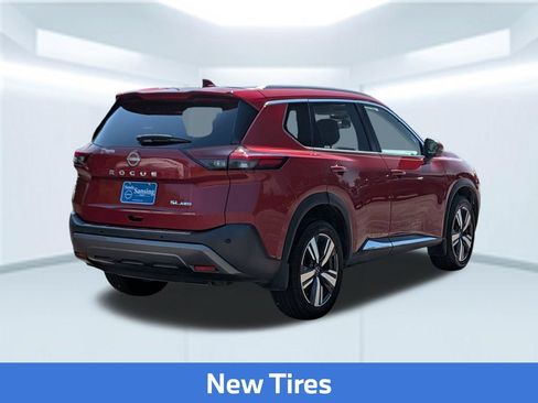 Used 2023 Nissan Rogue SL AWD/4WD image 7