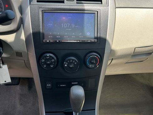 Used 2010 Toyota Corolla FWD image 9