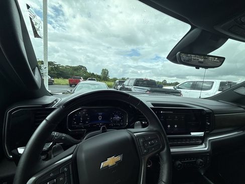 Certified 2025 Chevrolet Silverado 1500 High Country w/ Technology Package AWD/4WD image 16