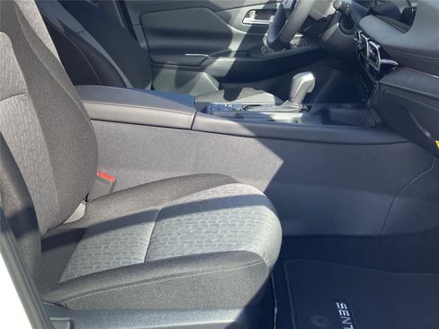 New 2026 Nissan Sentra SV w/ SV Convenience Package FWD image 31