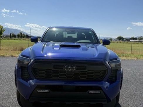 New 2025 Toyota Tacoma TRD Sport image 3