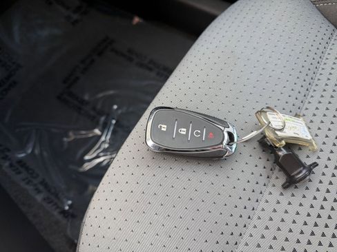 Used 2025 Chevrolet Trax LT image 22