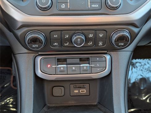 Used 2023 GMC Acadia AT4 image 30