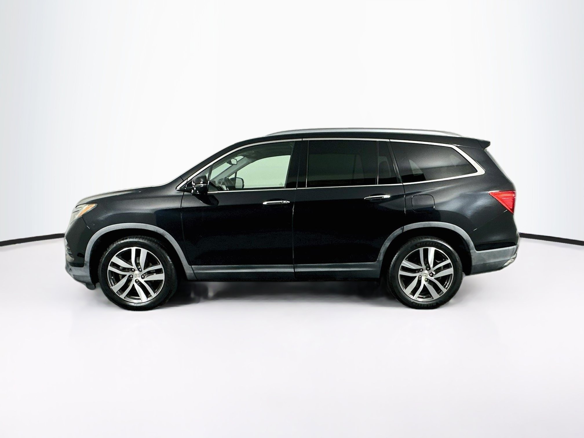 Used 2016 Honda Pilot Touring image 4