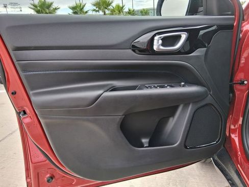 New 2026 Jeep Compass Latitude AWD/4WD image 18